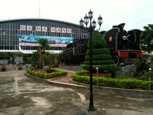 Da Nang Train Stn Front