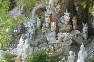dragons marble mountains vietnam