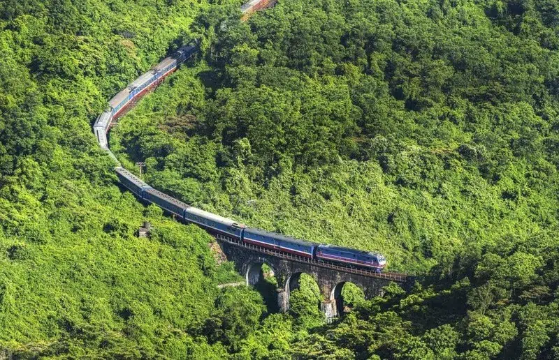 hai van pass motobike tour