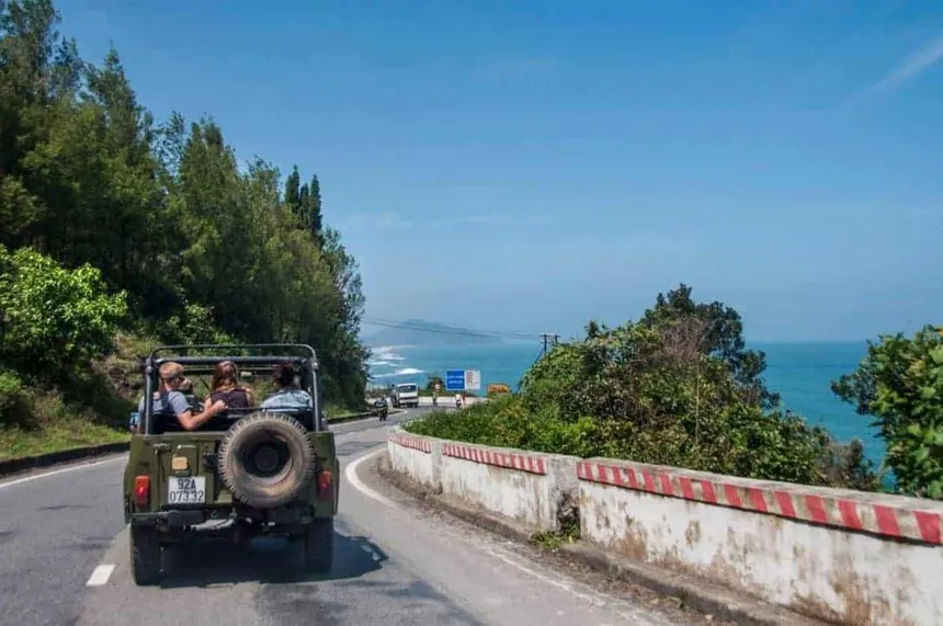 hai van pass motobike tour