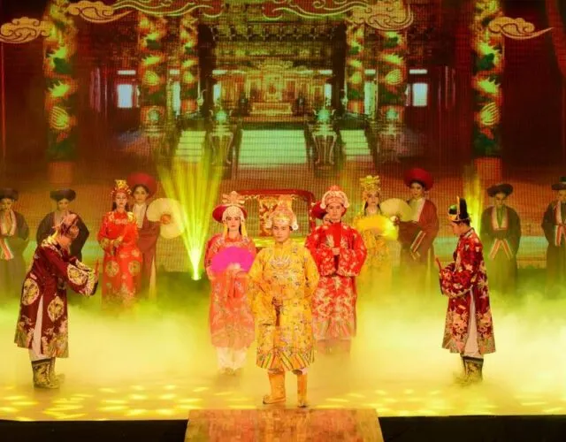 ao dai show da nang