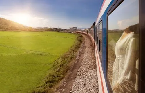 hai van pass train