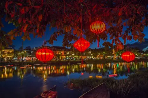 hoi an lanterns river