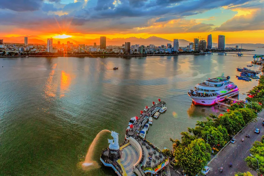 da nang at night