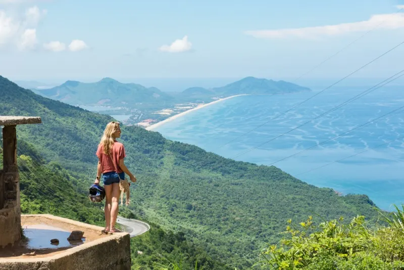 hai van pass motobike tour