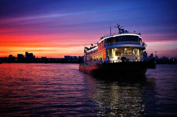 cinnamon cruises