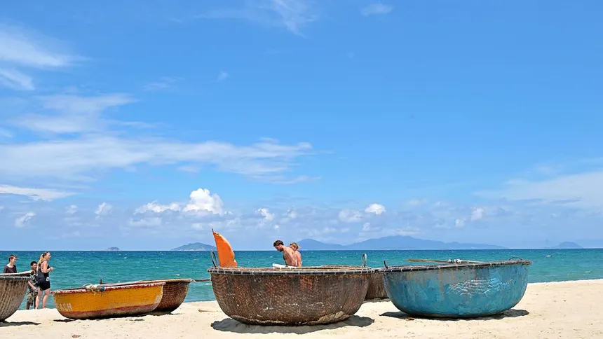 hoi an old town to the beach