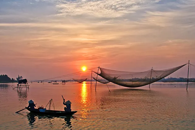 hoi an sunrise fish market