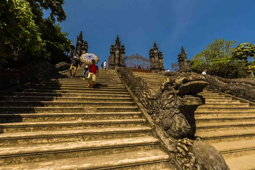 khai dinh tomb entrance fee