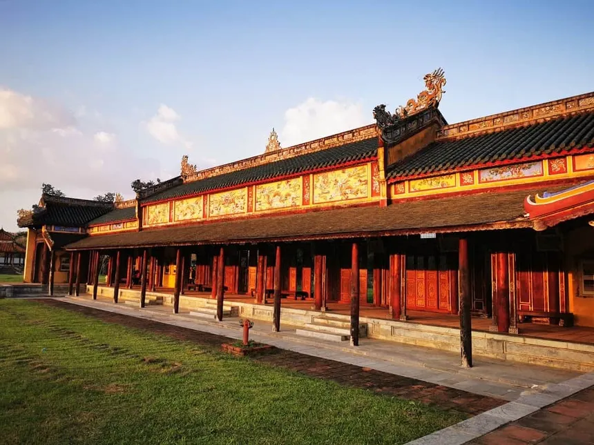ngo mon gate