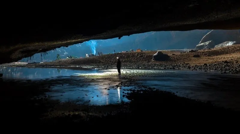paradise cave hue