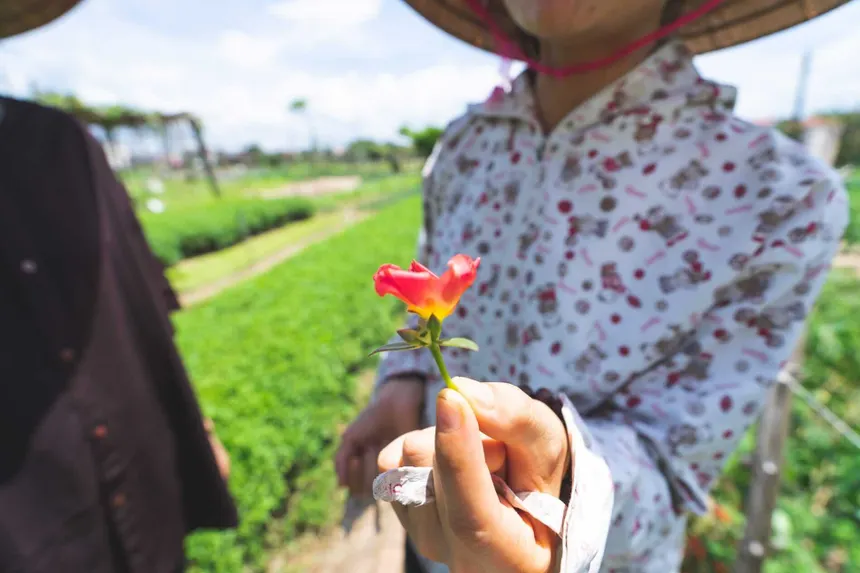 tra que vegetable village by bicycle