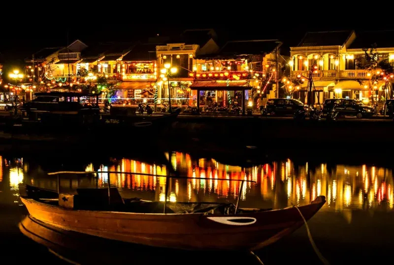 Ultimate Guide to Hoi An Night Market: What to See, Eat & Enjoy in 2025 4 hoi an night market