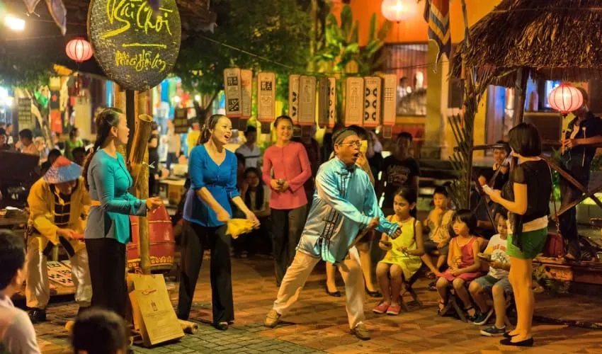 hoi an traditional art performance