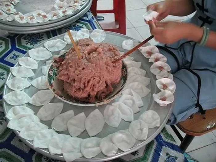 White Rose Dumpling (Banh Bao Vac): History, Flavor, and Best Place to Eat in Hoi An by Ovuigo 4 hoi an white rose