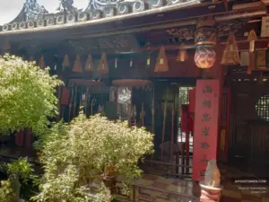 chua ong hoi an mieu quan cong noi tho quan van truong v1Fp