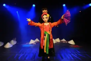 jakarta indonesia nguyen ho thuy tien of vietnam thank long water puppet theatre performs a