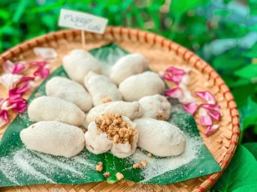 Where to Buy Mango Cake (Bánh Xoài) in Hoi An: The Traditional Bánh Xoài Guide 1 mango cake hoi an