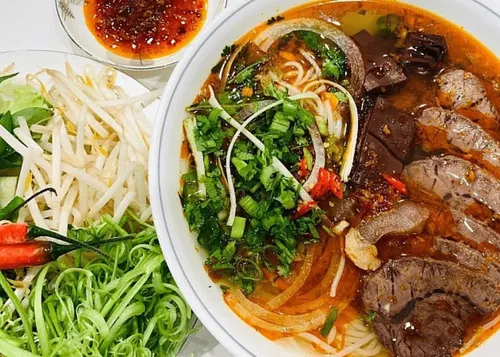 Where to Eat Bun Bo Hue in Hoi An: Local’s Guide to Authentic Flavors and Best Street Vendors 2 bun bo hue hoi an