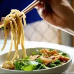 Where to Eat Hoi An Noodles: Authentic Cao Lau and Mi Quang Guide 15 cao lau la gi nguon goc cao lau cao lau va mi quang khac nhau tipsnote 800x450