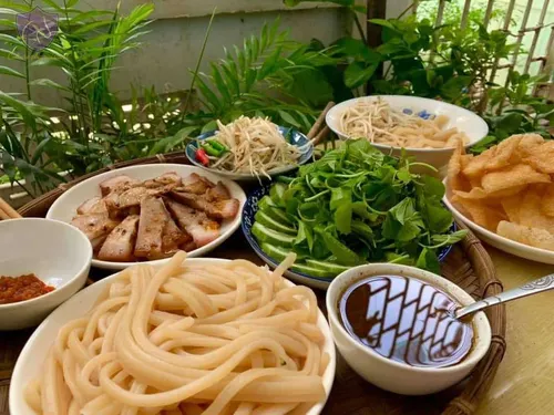 Cao Lau – The Legendary Hoi An Noodle Dish: History, Recipe & Best Places to Eat 2 hoi an noodle dish