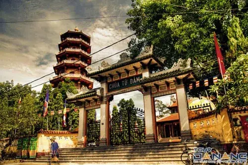 Complete Guide to Visiting Hue Citadel: Vietnam’s Imperial City 3 hue citadel tour