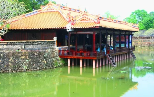 Complete Guide to Visiting Hue Citadel: Vietnam’s Imperial City 5 hue citadel tour