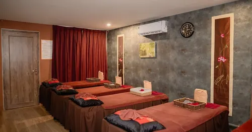 Best Waterfalls Near Da Nang: Travel Guide to Must-See Cascades, Tours, and Activities 4 massage cho cap doi da nang jang mi spa