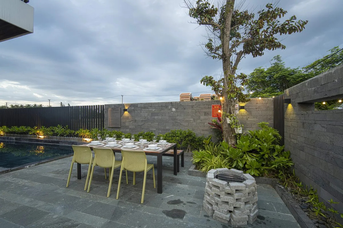 Vietnam Airlines International Routes 2026: Plan Your Hoi An Trip 1 The Hola 1 pool — enjoy Hoi An during the best weather months